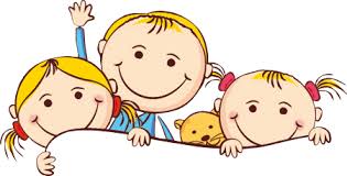 Buzie tr&oacute;jki dzieci z małym misiem.