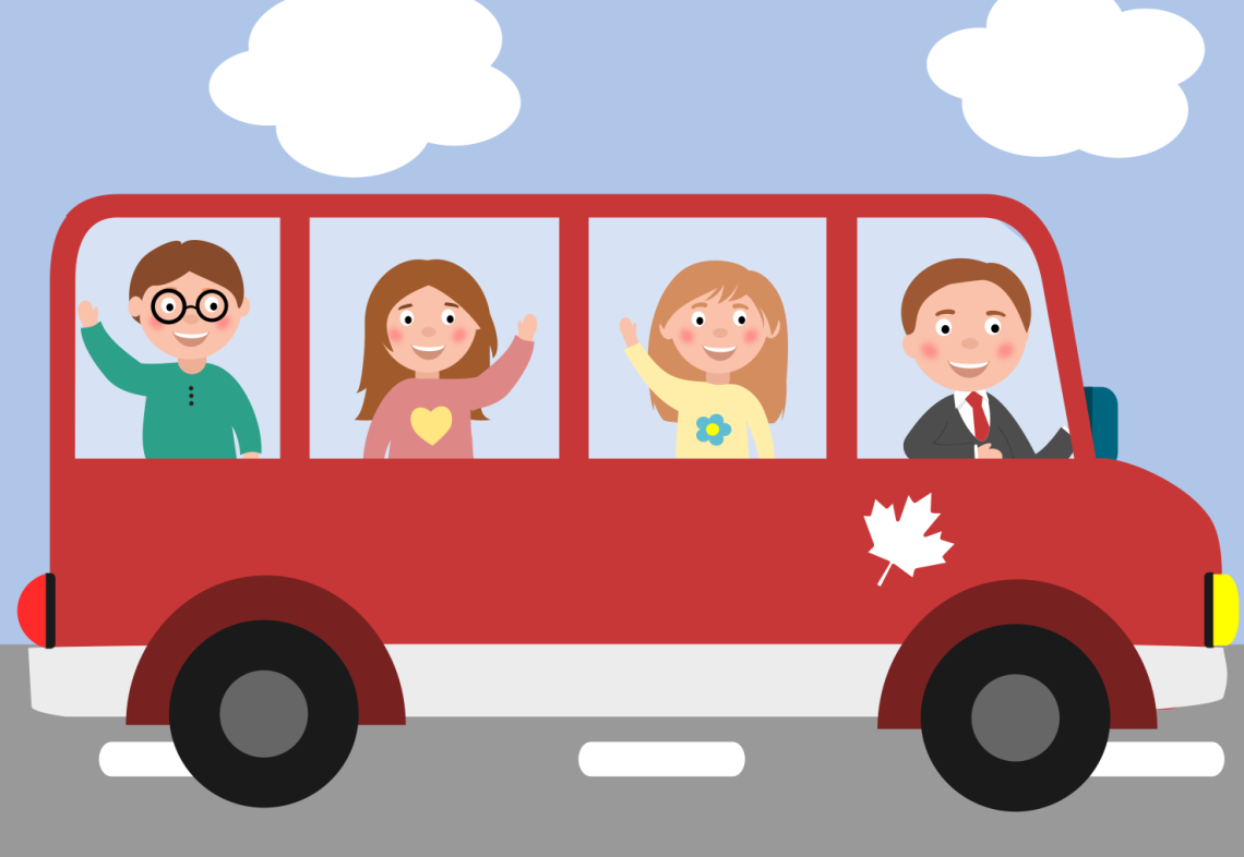 Dzieci siedzą w czerwonym autobusie.